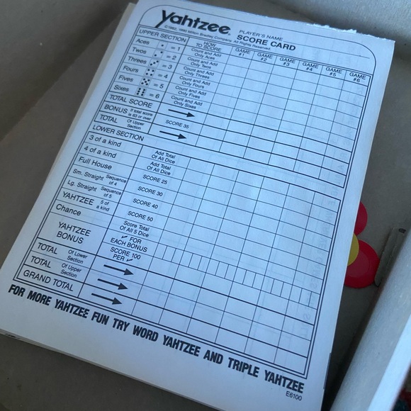 Milton Bradley Vintage Yahtzee Dice Game - Picture 7 of 7